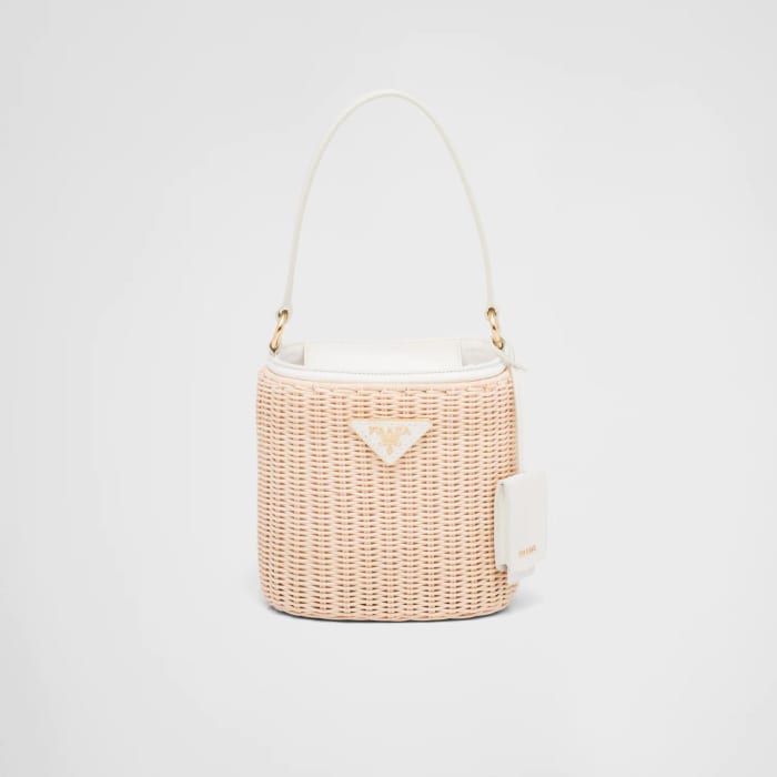 The versatility of this bag makes it a wonderful accessory for travel or sticking around town.